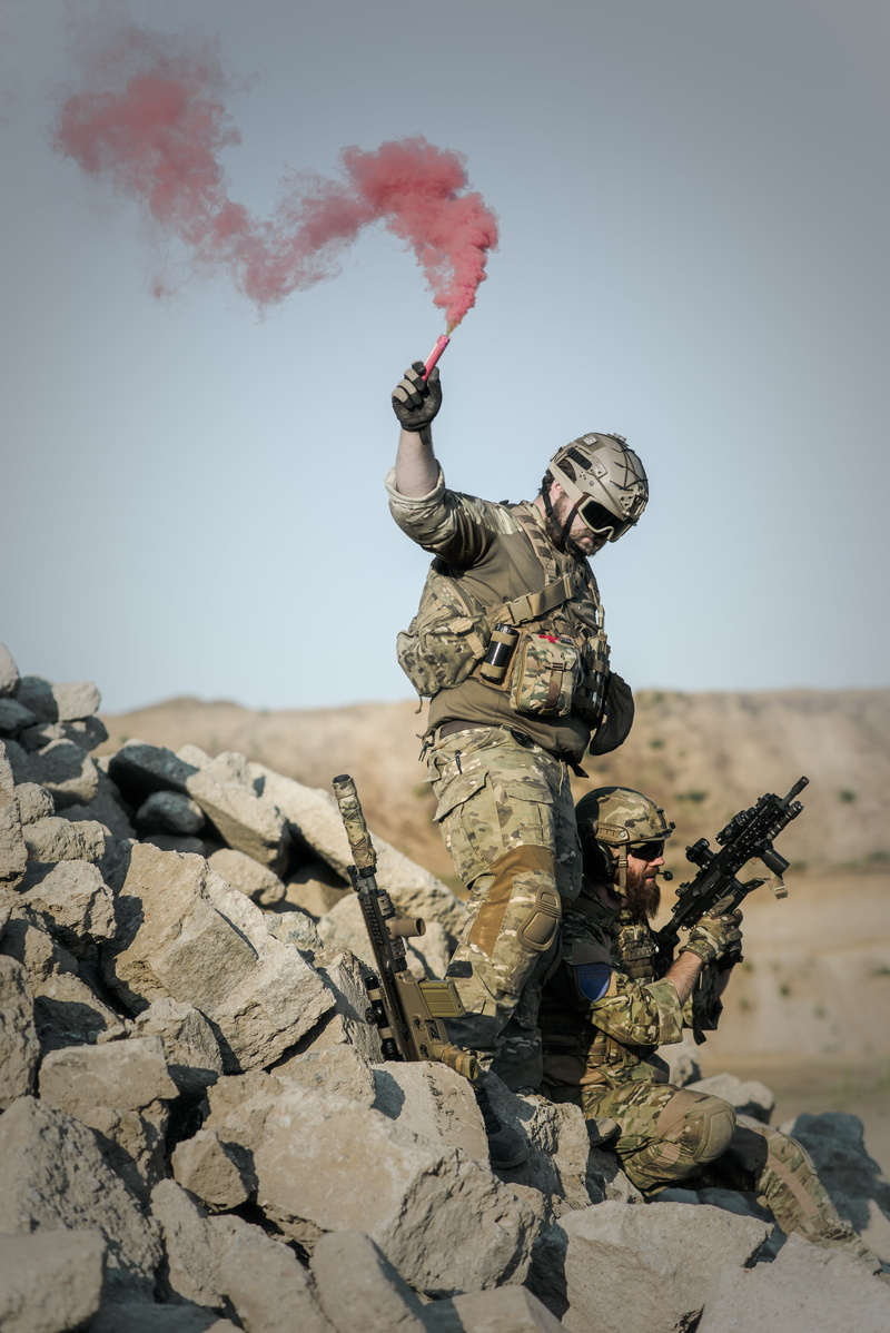 adventure, dom, danger, assault, armed forces, gun, person, kill, swat, protection, activity, full length, gunshow, army, men, sky, guns, army soldier