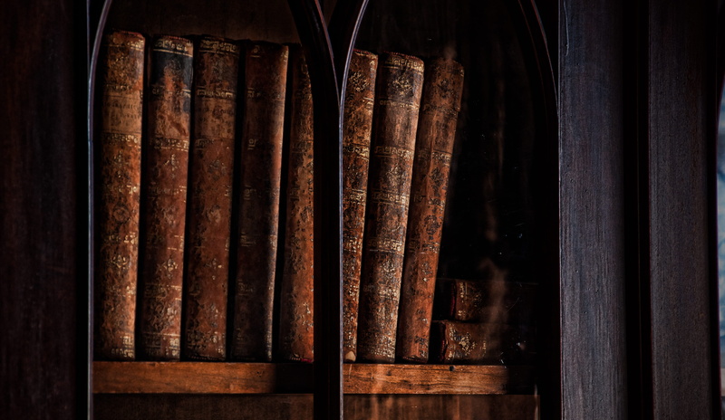 focus on foreground, in a row, rack, witchcraft, wooden, close-up, wood - material, no people, vintage, 4K, architecture, literature, hardcover book, library
