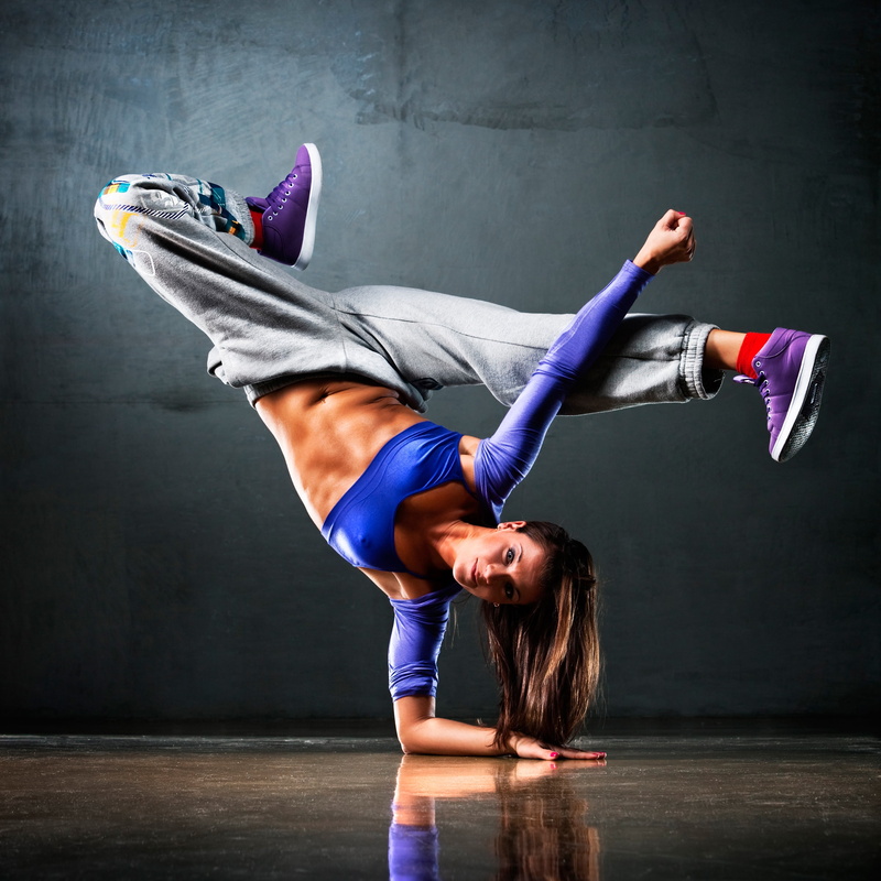 girl, floor, break, 2K, look, dance, makeup, pants, sneakers, topic, reflection, t-shirt, brown hair, acrobatics, sports, flexible, hairstyle, pose, wall