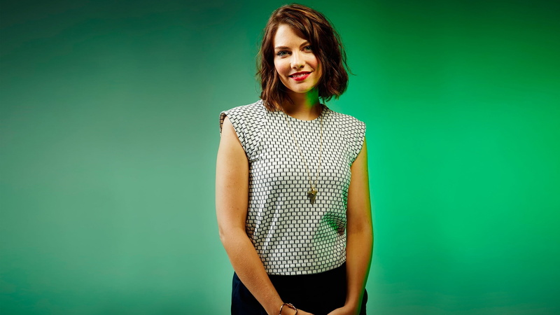 smiling, indoors, Lauren Cohan, waist up, fashion, portrait, casual clothing, beauty, front view, happiness, 2K, women, colored background, looking at camera