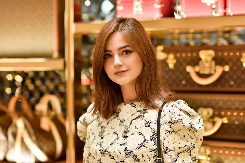 looking at viewer, brunette, smiling, eyeliner, 2K, brown eyes, women, Jenna Louise Coleman, actress