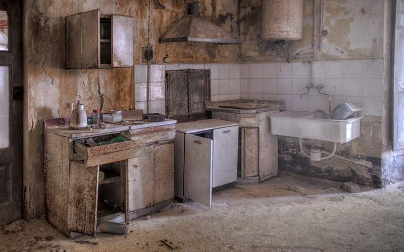 decline, obsolete, messy, domestic room, bad condition, furniture, deterioration, sink, household equipment, no people, table, home, indoors, domestic kitchen