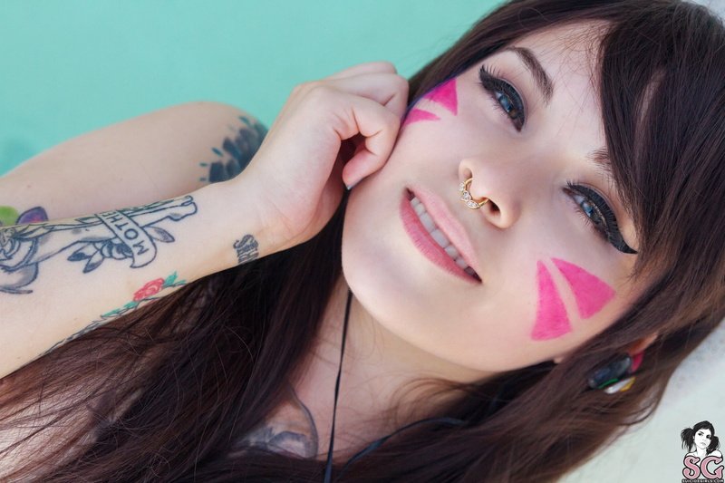 close-up, make-up, body part, brunette, Totiga Suicide, swimming pool, front view, tattoo, cosplay, long hair, garden, women, lifestyles, indoors, young adult