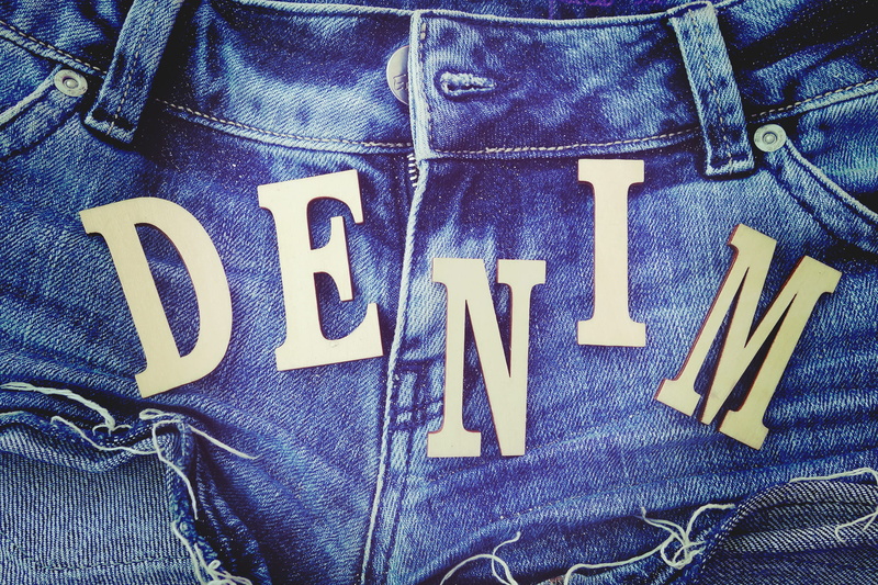 s, backgrounds, casual clothing, capital letter, blue, wood - material, day, 1080P, short, full frame, blue denim, still life, indoors, pattern, fashion