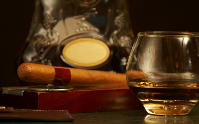 alcohol, glass, glamour, food, table, whiskey, clear, bourbon Whisky, still life, smoking, bar, freshness, indoors, dark, stemless, cognac - Brandy, refreshment