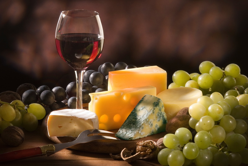 grapes, glass, red wine, freshness, alcohol, healthy eating, food and drink, wine, 4K, drinking glass, cheese, different, refreshment, choice, drink, fruit