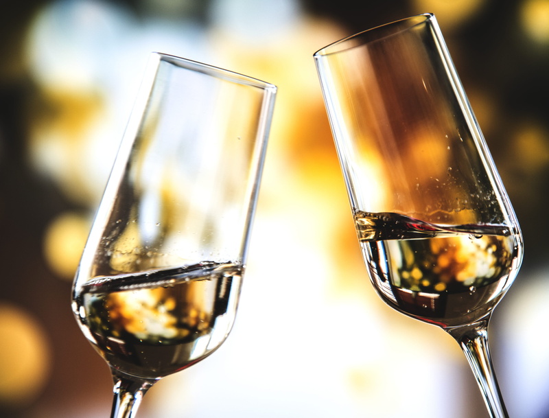 drinks, indoors, reflection, no people, glass, white wine, background, glass - material, focus on foreground, champagne, liquor, two objects, celebration