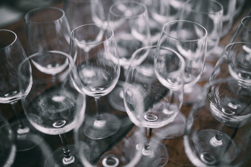 glass - Material, drinking Glass, Empty, backgrounds, glasses, transparent, close-up, glass, indoors, alcohol, no People, refreshment, drink, household equipment