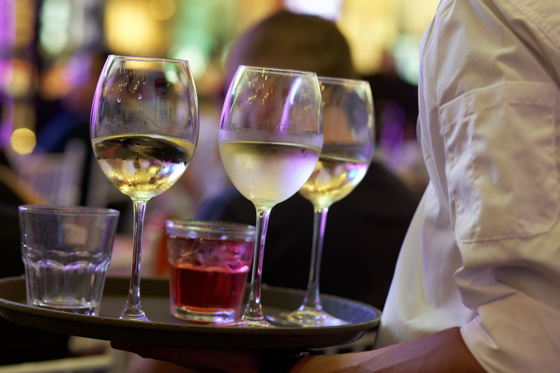 transparent, white wine, 5K, focus on foreground, close-up, alcohol, glass, liquid, wine glass, refreshment, indoors, food and drink, glasses, drinking