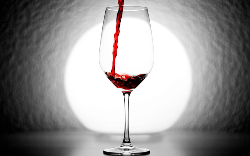 glass - material, drinking glass, close-up, transparent, food, household equipment, still life, 2K, alcohol, food and drink, no people, pouring, wineglass