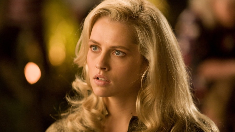 beauty, hairstyle, long hair, beautiful woman, looking at camera, one person, Teresa Palmer, human hair, blond hair, contemplation, women, hair, portrait