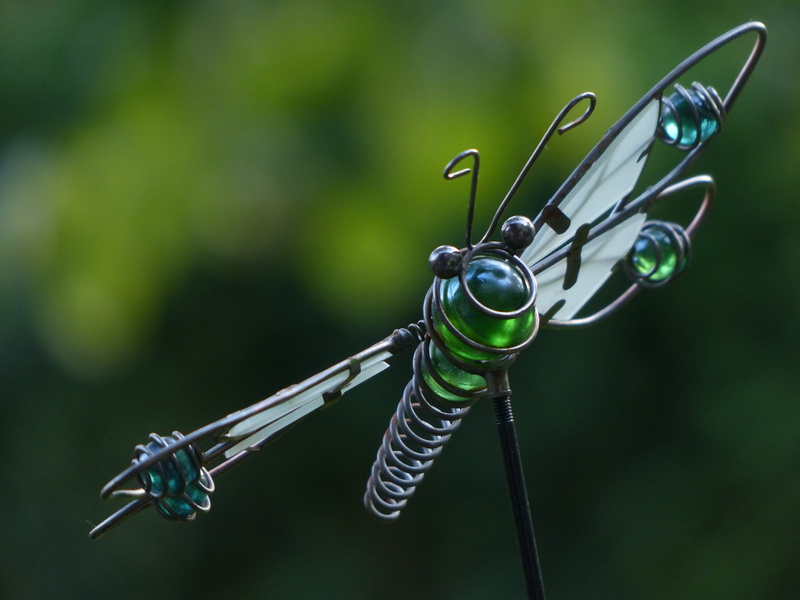 garden decor, day, Artificial, close-up, single object, steel, green, Dragonfly, probe, Wire, glass, insect, garden ornament, metal, 4K, green Color, plant