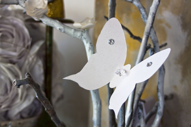 gate, white butterfly, wing, shape, openwork, white, selective focus, colors, wedding, ornament, day, nature, artificial, close-up, twigs, 4K, decoration