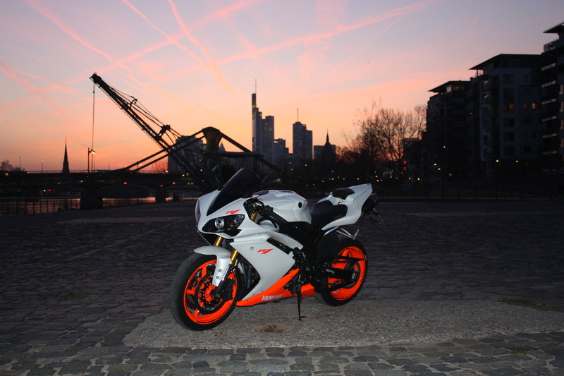 sports, sunset, urban Scene, built structure, action, lifestyles, road, architecture, white, travel, sky, dusk, sport, yzf-r1, cloud - sky, building exterior