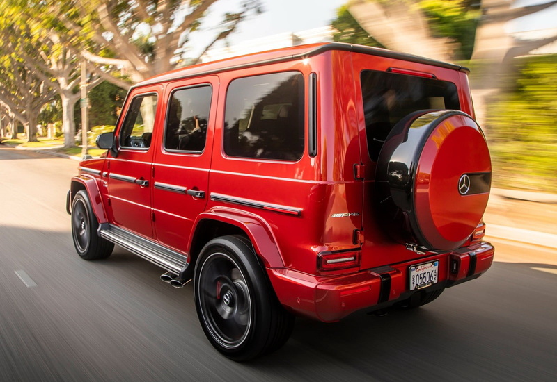 no people, tire, amg, city, day, outdoors, mercedes-benz, red, motor vehicle, occupation, mode of transportation, car, focus on foreground, travel, 720P