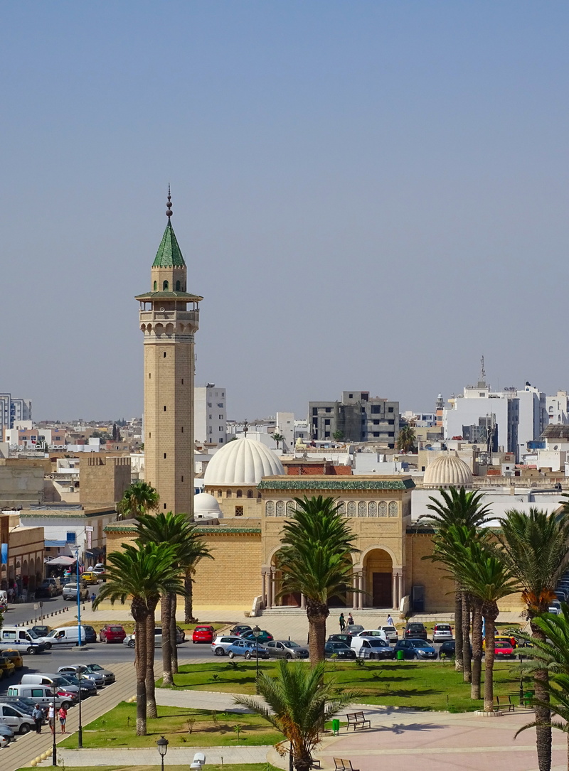 transportation, tree, building, spirituality, nature, tall - high, mosque, city, clear sky, mode of transportation, car, minaret, built structure, 4K