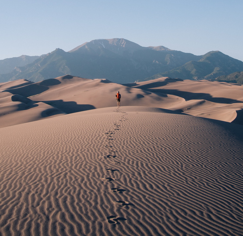 footprint, photo, top, sand Dune, real people, ground, adventure, explore, walking on, day, environment, scenics - nature, full length, sand, dry, scenics