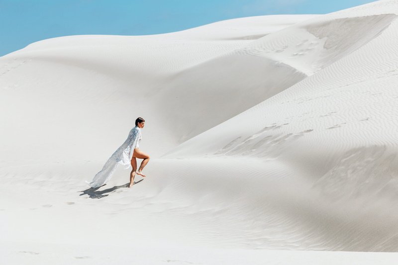 full length, adults only, tranquility, white color, desert, walking, day, men, people, snow, sport, winter, scenics - nature, nature, vacations, landscape