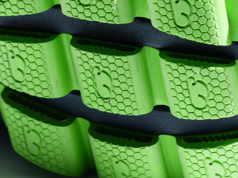 Grip, 4K, shoe profile, illuminated, large group of objects, industry, trend sports, macro, still life, no people, marathon shoes, full frame, plastic