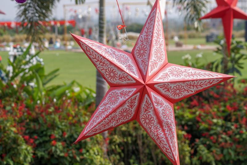 star shape, christmas, happy, tree, holiday, no people, tree topper, decoration, outdoors, eve, red, season, christmas tree, merry, shape, celebration