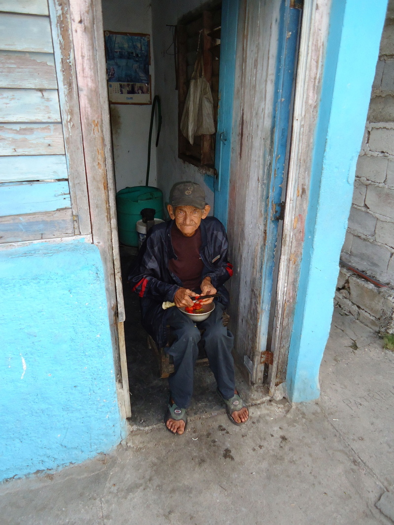 poverty, entrance, misery, childhood, child, one person, pensioners, casual clothing, blue, architecture, beside, front view, cuba, 4K, white, day, lifestyles