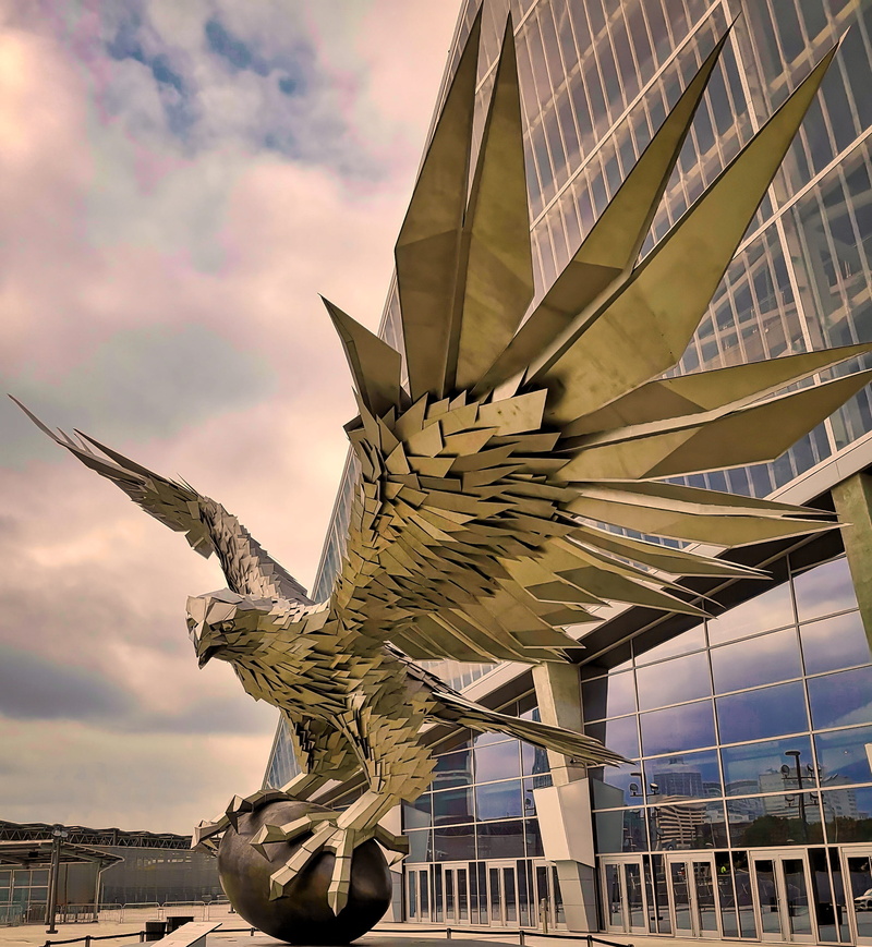 stadium, art, metal, wing, stature, usa, sculpture, symbol, artwork, atlanta falcons, flying, cloud - sky, animal, clouds, statue, sky, landmark, building exterior