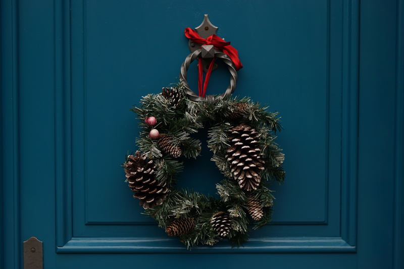 red, brown, decoration, wood - Material, year, spruce Tree, flowers, christmas Decoration, decor, season, cultures, 5K, gift, no people, nature, pine Tree