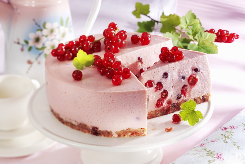 sweet, berry fruit, crockery, baked, Cup, strawberry, icing, indoors, currant, food, sweet food, 1080P, fruit, indulgence, focus on foreground, temptation