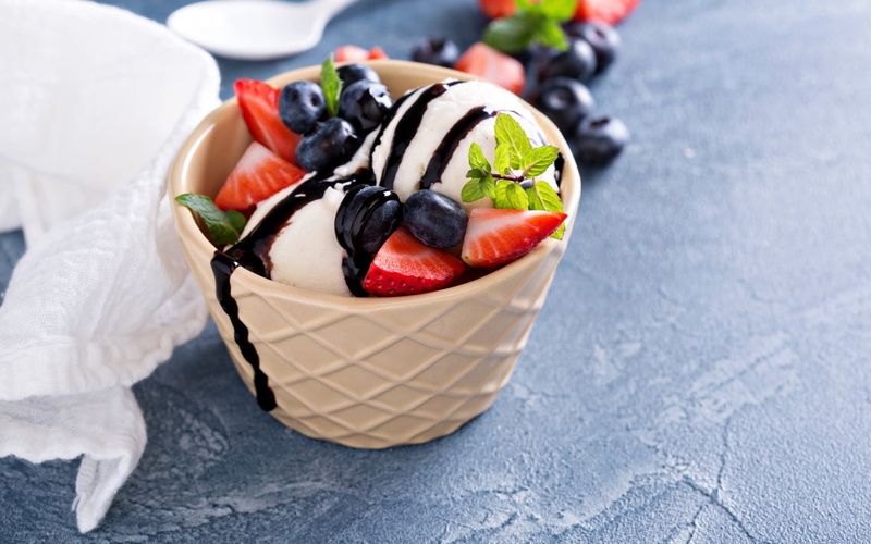ice Cream, berry Fruit, gourmet, indulgence, still life, plate, chocolate, ice, breakfast, indoors, fruit, food, red, ready-to-eat, sweet, strawberry, close-up