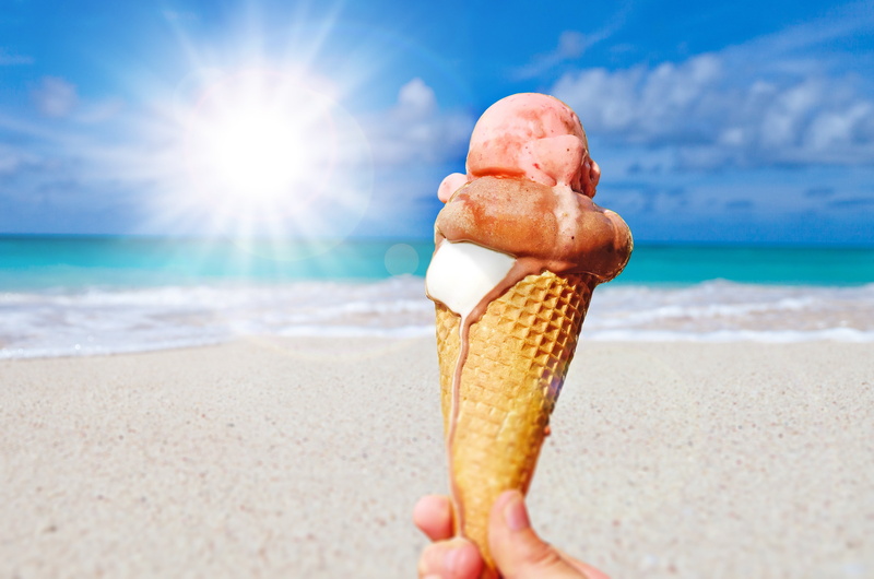 summer, coastline, cone, land, detention, coast, cold, sweet food, body part, relaxation, water, cream, holiday, enjoy, food, horizon over water, lick