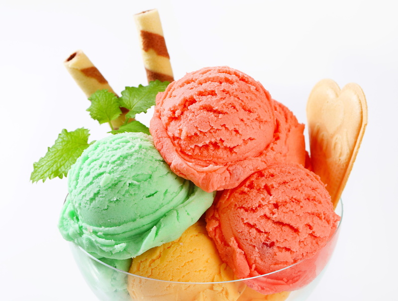 frozen food, cold temperature, dessert, food, scoop shape, variation, mint leaf - culinary, vanilla ice cream, strawberry ice cream, freshness, fruit, sweet