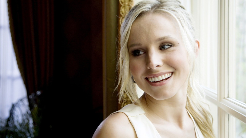 one person, Kristen Bell, emotion, 1080P, teeth, portrait, headshot, looking at camera, beauty, blond hair, adult, women, indoors, happiness, beautiful woman