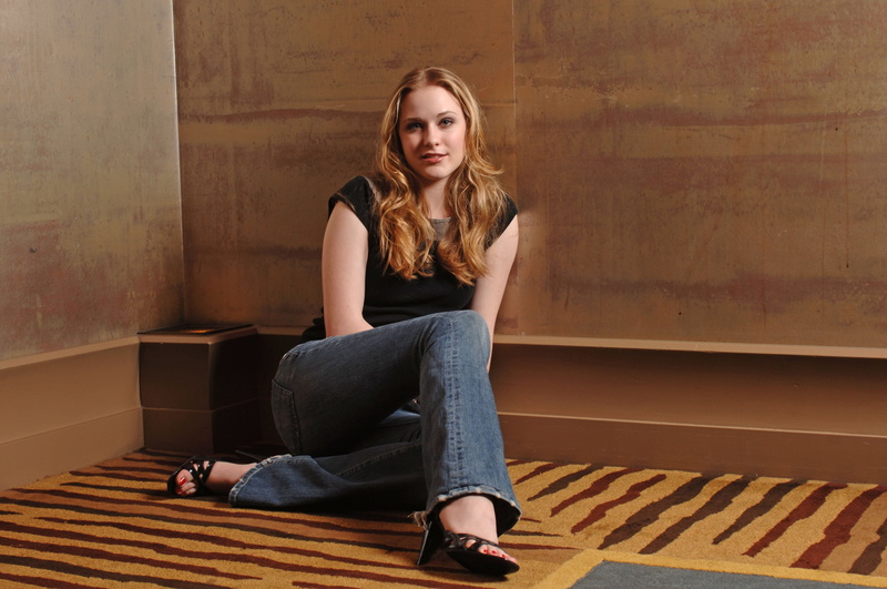 one person, contemplation, teenager, women, evan rachel wood 4k  beautiful, beauty, long hair, hair, looking at camera, lifestyles, young adult, portrait