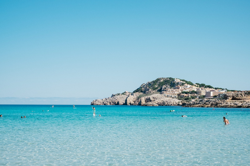 summer, beach, holiday, 4K, idyllic, beauty in nature, waterfront, water, tranquil scene, turquoise colored, day, horizon, sand, blue, surfing, scenics - nature