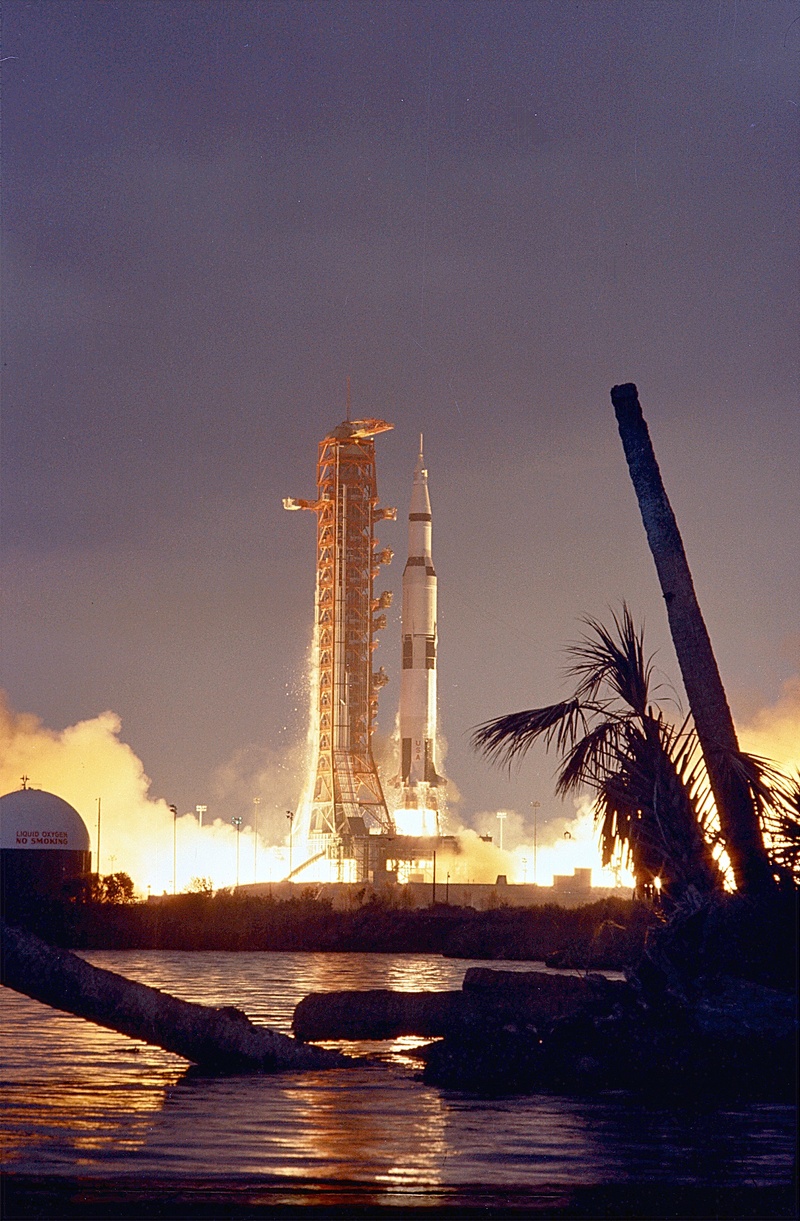 bay, city, palm tree, skyscraper, exploration, outdoors, illuminated, built structure, building exterior, waterfront, manned mission, astronaut, liftoff