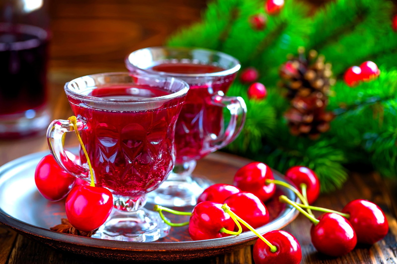 holiday, Christmas, drinking glass, cherries, glass, 2K, wreaths