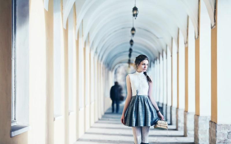 young women, fashion, 1080P, adult, arch, casual clothing, standing, skirt, corridor, one person, arcade, depth of field, three quarter length, beautiful woman