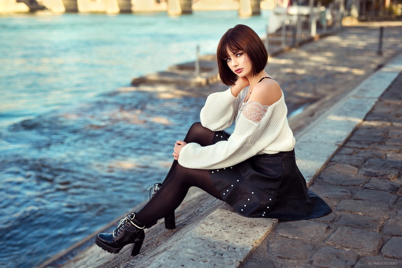 the sun, look, Lods Franck, skirt, 1080P, brown hair, tights, beauty, pose, the water, sitting, jacket, Marie Grippon, promenade, portrait, hairstyle