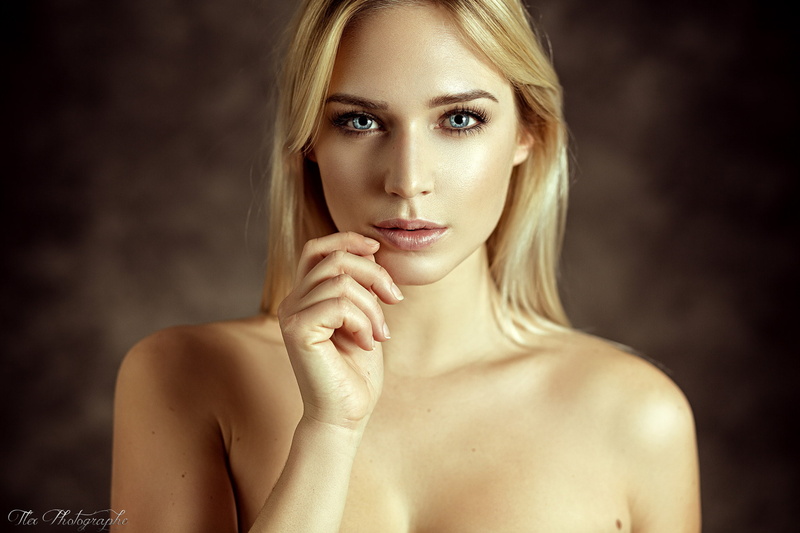 fashion, beautiful woman, human face, face, 1080P, adult, beautiful people, blue eyes, Eva Mikulski, headshot, glamour, bare shoulders, hair, one person