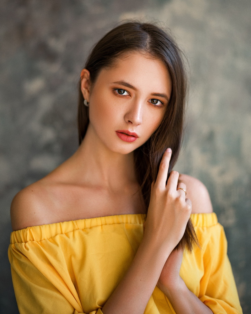hairstyle, looking at viewer, beauty, women, hair, fashion, brown hair, young adult, touching hair, beautiful woman, brunette, adult, hand, beautiful people