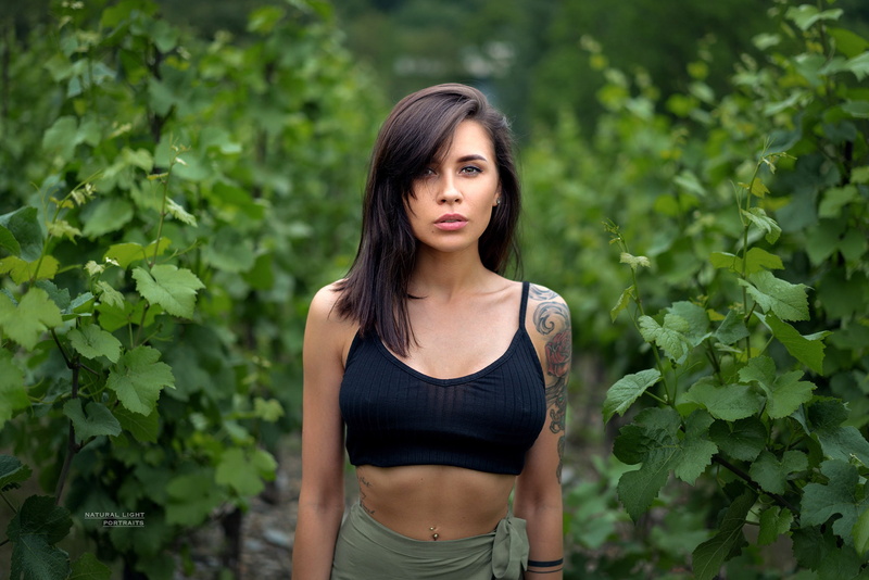 model, topic, portrait, tattoo, beauty, makeup, piercing, look, hairstyle, Maria, the bushes, skirt, Robert Chrenka, nature, greens, 1080P, bokeh, leaves