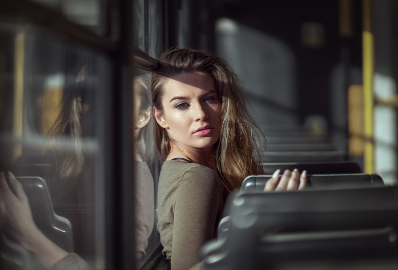 glass, portrait, reflection, 1080P, Robert Chrenka, sitting, depth of field, blonde, women, Lucie Syrohova