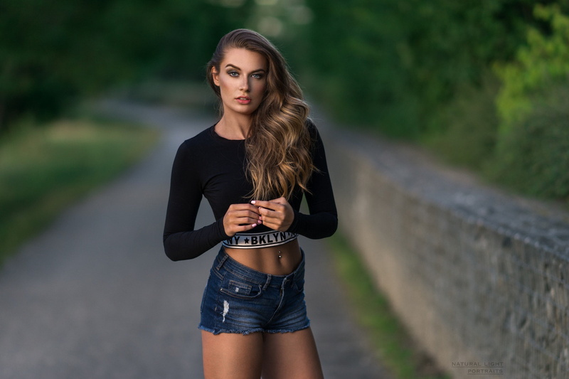 look, model, shorts, beauty, Robert Chrenka, jeans, 1080P, Lucie Syrohova, girl