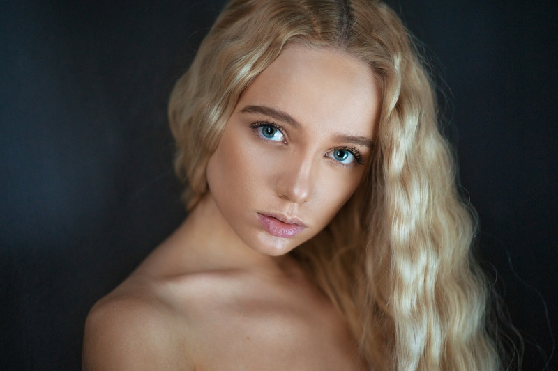 indoors, portrait, blond hair, Maria Popova, blonde, studio shot, looking at camera, hair, hairstyle, headshot, black background, teenager, young women