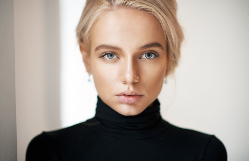 close-up, beautiful people, face portrait, model, front view, blue eyes, portrait, young women, pink lipstick, headshot, indoors, women, young adult, blond hair
