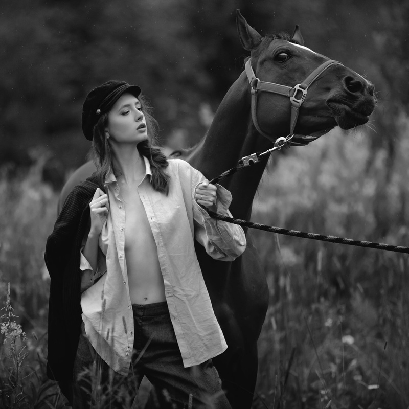 shirt, horse, Alexander Korshunov, monochrome, girl, 1080P, Disha Shemetova