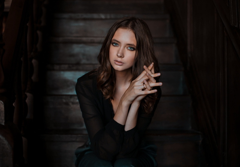 women, sitting, stairs, blue eyes, portrait, 1080P, Maxim Maximov, Disha Shemetova