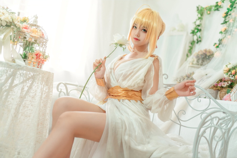 sitting, roses, model, white dress, cosplay, Mizhimaoqiu, women, cleavage, women indoors, Asian, indoors, dress, flowers, asian cosplayer, 4K, bangs, Nero Claudius