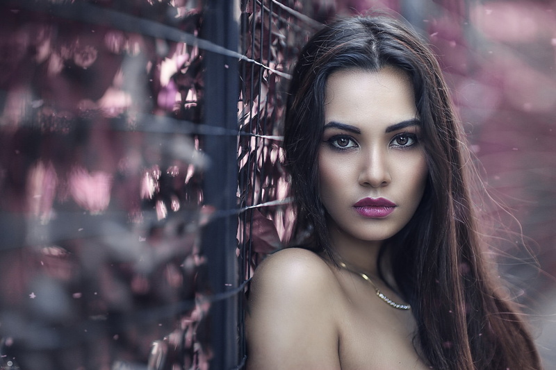 brown hair, young adult, brunette, fashion, young women, hairstyle, contemplation, looking at camera, hair, headshot, one person, brown eyes, women outdoors
