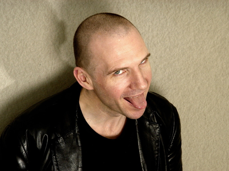 males, completely bald, people, cheerful, ralph fiennes, mid adult, 720P, happiness, indoors, studio Shot, bald, male Beauty, hair loss, casual clothing